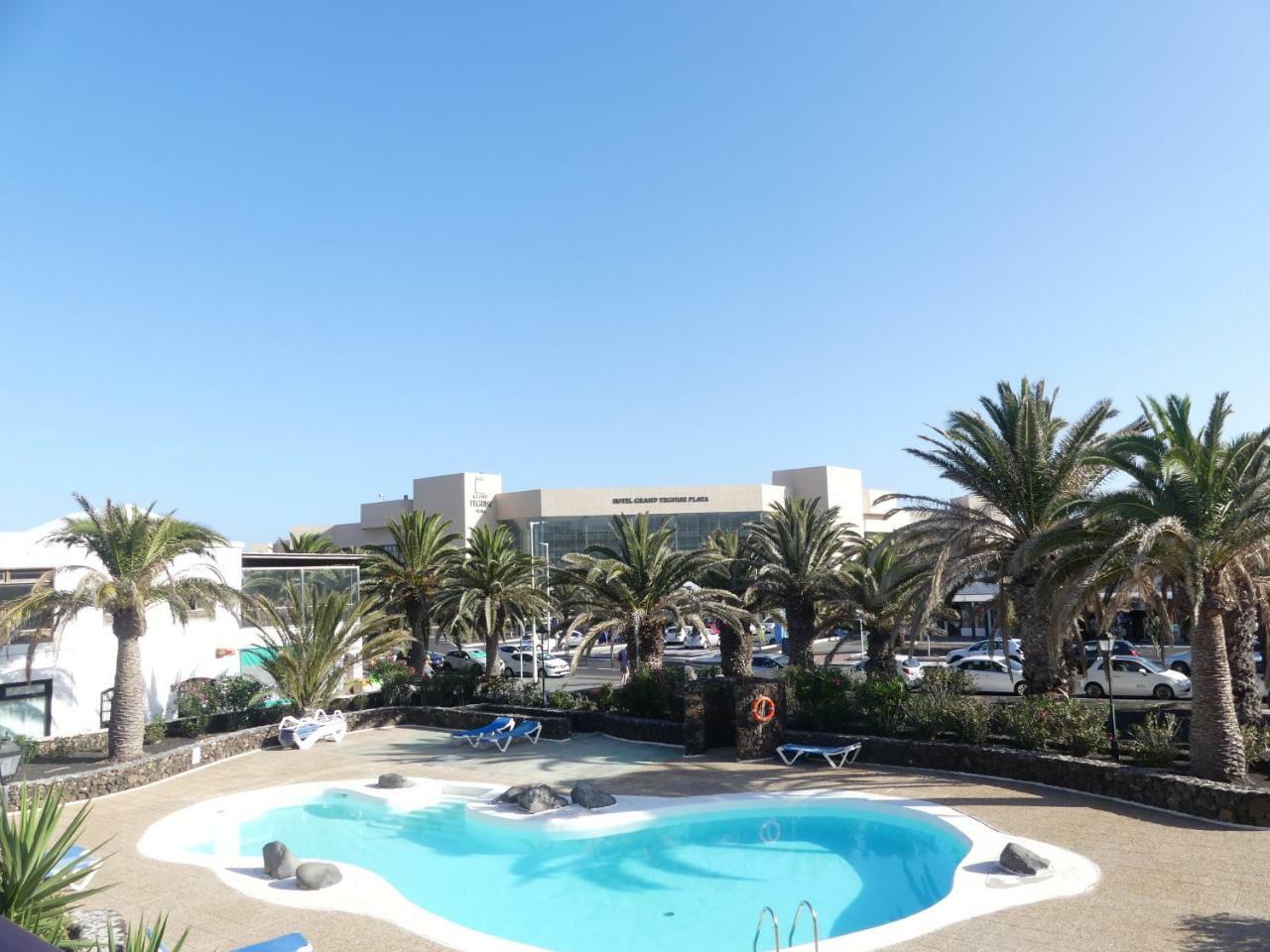 Beachside Jablillo Y Cucharas Costa Teguise Exterior photo